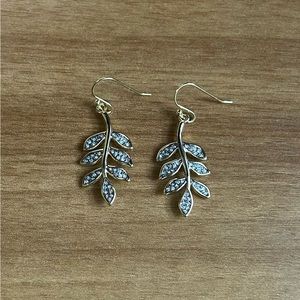 Stella & Dot Ivie Leaf Earrings